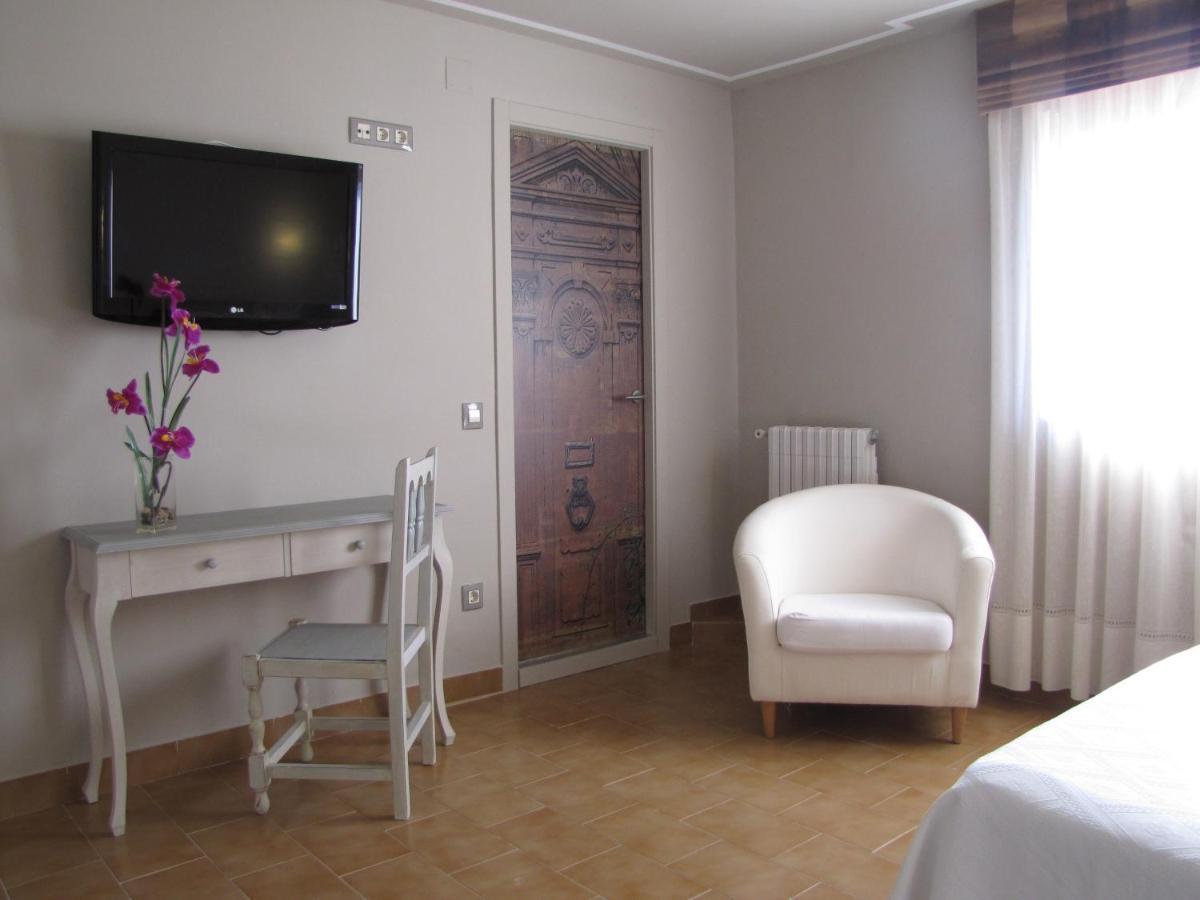 קיו Hotel Migal מראה חיצוני תמונה