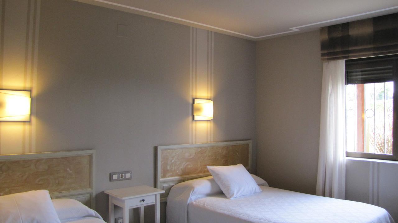קיו Hotel Migal מראה חיצוני תמונה